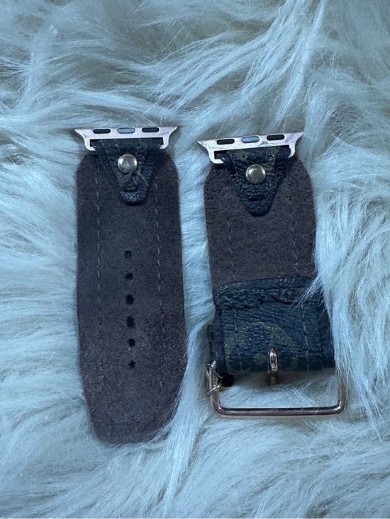 Louis Vuitton Brown Monogram Apple Watch Band Spark display picture 2